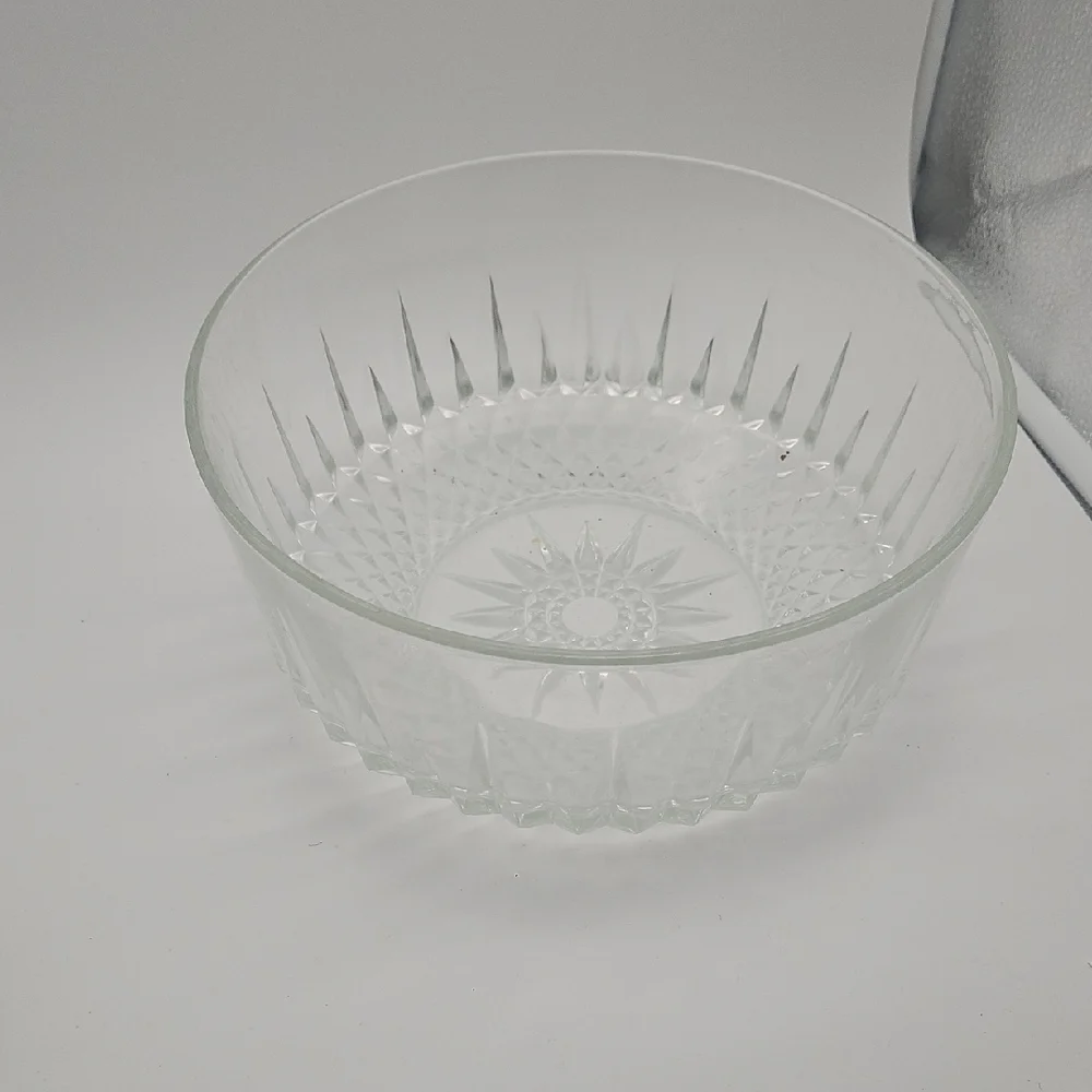 Clear Glass Cut-Style Serving Bowl - Classic Clear Finish